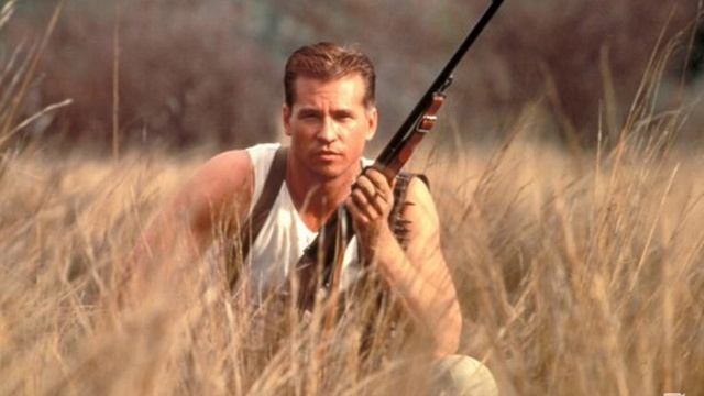 Майкл Дуглас в фильме Призрак и Тьма