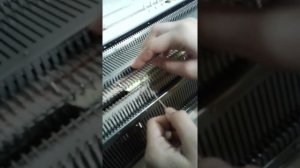 Вязание детского платья с юбочкой плиссе на вязальной машине 2 часть (Вязание рюши)