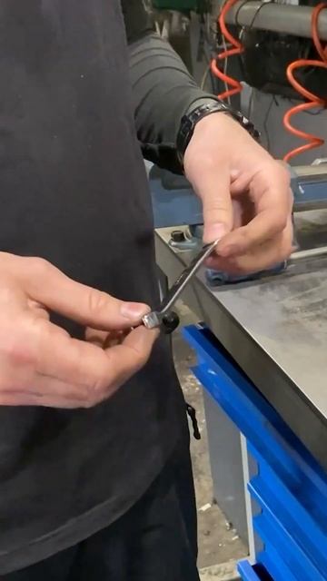 Какой инструмент выбрать для ремонта? Дорогой или деш? смотреть онлайн