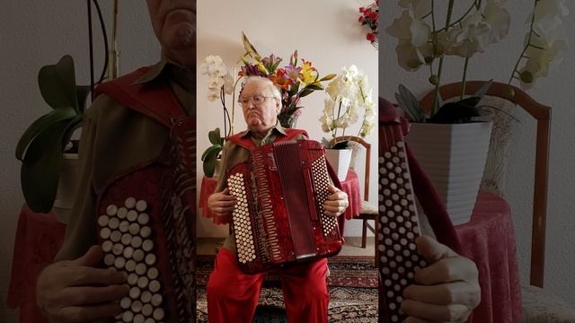 Остывает твой кофе.