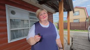 Дачные дела/подвязали помидоры/ посадили цветочки/.