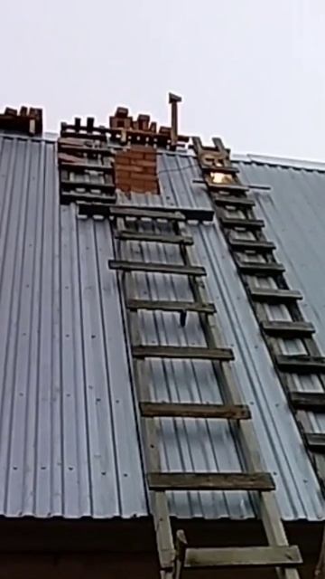 печь, труба вышла на улицу.mp4