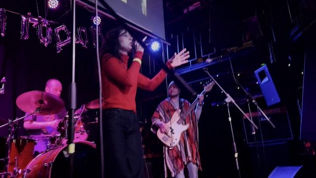 Begging (The Four Seasons). ПАРАЛЛЕЛЬНЫЙ ИМПОРТ смотреть онлайн