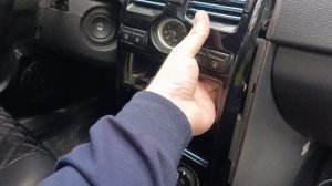 Как снять центральную консоль (накладку панели) Лада Приора