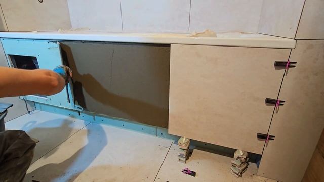 Как сделать ЛЮК из плитки на МАГНИТАХ / Парящий экран смотреть онлайн