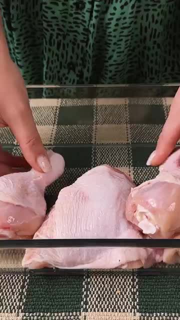 😋 Куриные бёдра и ножки с картошкой в духовке ❗ Отличный вариант блюда на большую компанию смотреть онлайн