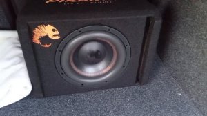 Установка активного сабвуфера Piranha 10A Black V.2