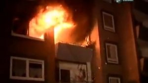 Семья на балконе в огне 🔴 Не для слабонервных