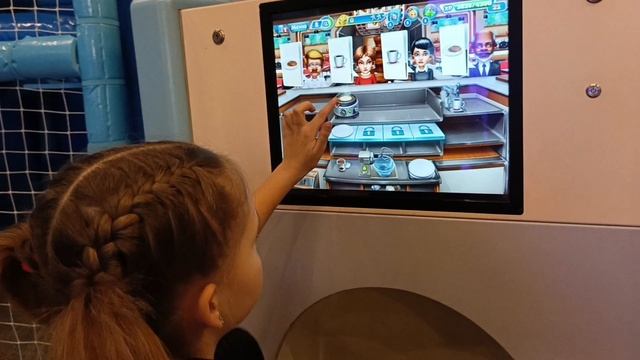 Развлекаемся в Мама Миа смотреть онлайн