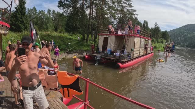 СПЛАВ ПО РЕКЕ МАНА НА ПЛОТАХ смотреть онлайн