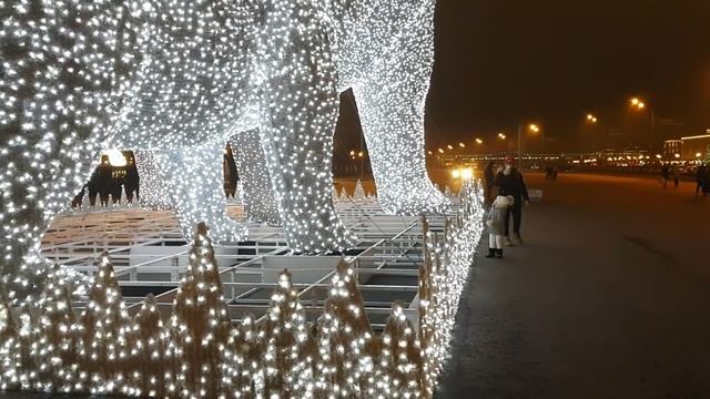Медведи в Парке Горького накануне 2020 смотреть онлайн