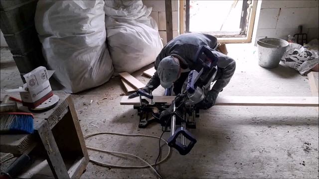 Дом с нуля. День 102. Подшиваем фронтонные свесы.