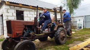 Самодельный трактор с вилочным погрузчиком, работаем