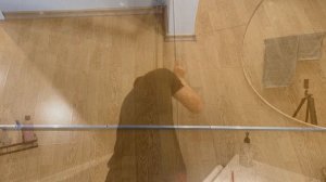 Как установить стеклянную шторку на ванну