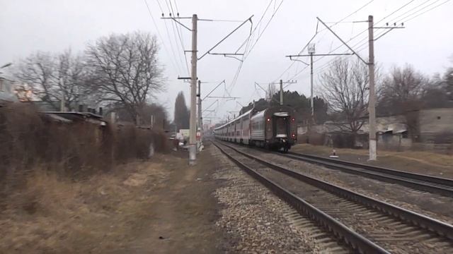 Приветливый в новом окрасе ЭП20-003 с фирм. поездом «Кавк смотреть онлайн