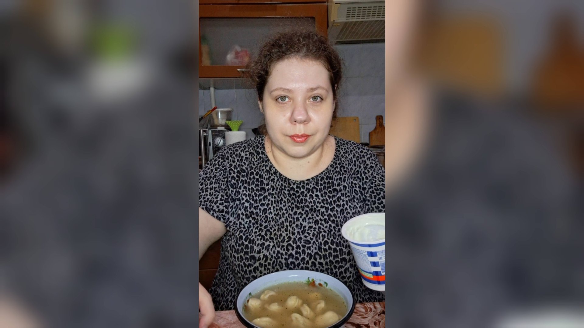 Мукбанг с мужем/Пельмени с бульоном смотреть онлайн