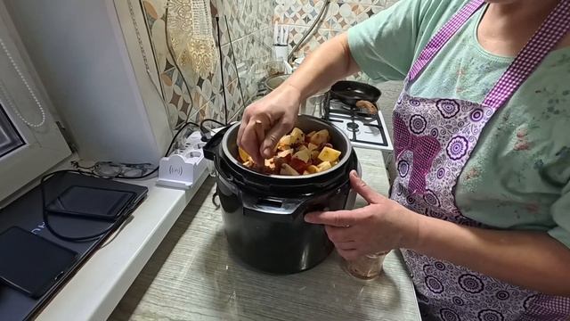 Готовим вкусный ужин вместе с мужем