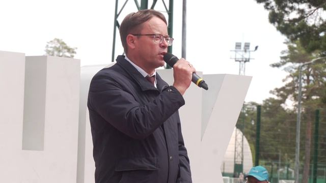 Каменьград прощается с детством: Выпускники отпраздновали общегородской Последний звонок смотреть онлайн