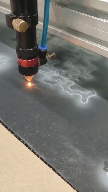 Лазерная резка резины. смотреть онлайн