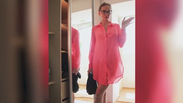 ❤️ Transparent Mirror Cleaning With Tina In Shirt