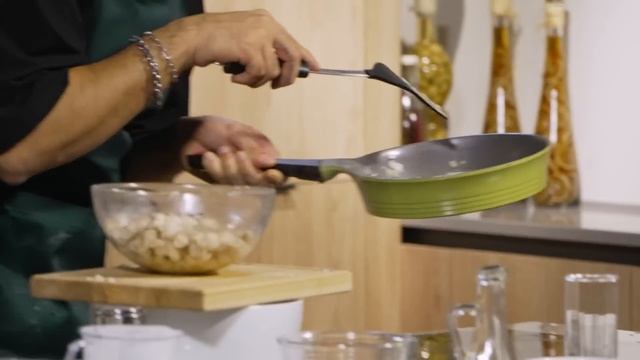 Кто КРУЧЕ ГОТОВИТ из ЛИГИ? Даник Столяров Супер Стас С?