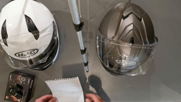 Сравнение мотошлемов HJC C10 и I71