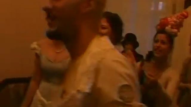 Трэш-видео трэш-свадьбы: битва невест смотреть онлайн