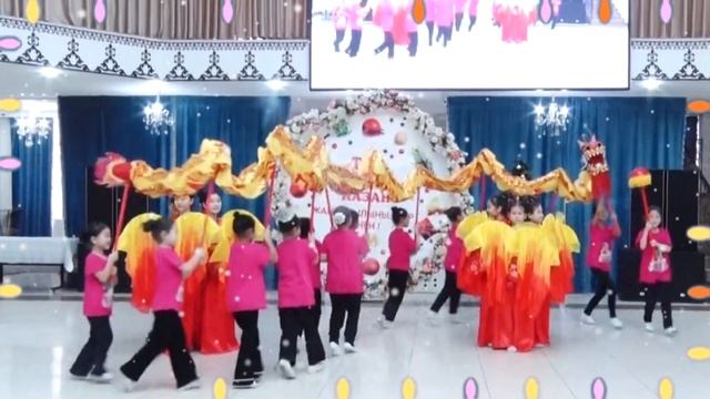 Китайский танец с драконом. #Год дракона# дракон#китай?