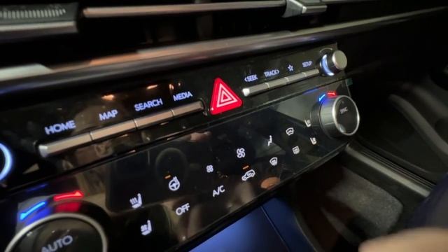 Серый Hyundai Tucson. Лиса рулит