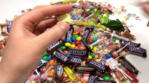 A lot of Candy NEW! Learn COLORS with my CANDIES! Много конфет, много сладос?