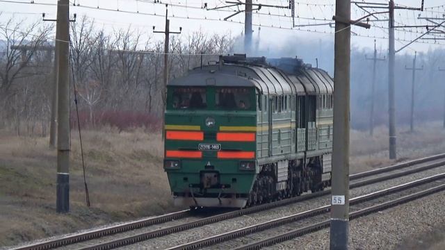 Спешащий и дымящий одинокий фантомас: 2ТЭ116-1469 следует резервом в окрестностях Мелитополя