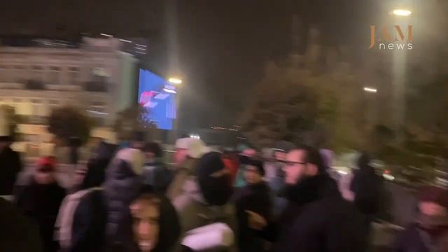 «Отпустите, это мой ребенок», — матери собираются воз? смотреть онлайн