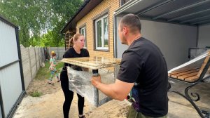 У нас обновки. Купили столы из натурального камня. Подготавливаем зону отдыха. Жизнь простых людей.