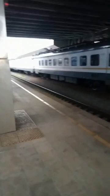 эп2д РЕКС и эп20 с двухэтажный поездом мимо Апрелевке