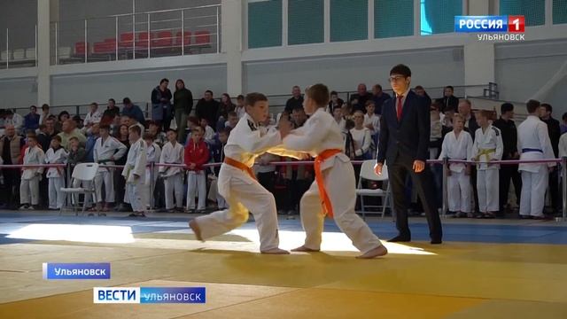 Сковать и удержать, а затем положить на лопатки