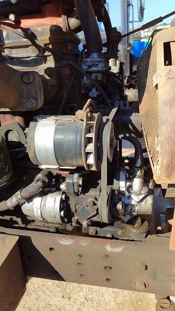 Зачем ему 2 гидронасоса ? #юмз #мтз #shorts смотреть онлайн