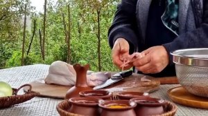 Бабушка готовит Хинкали и Штрудель c Курицей на природ