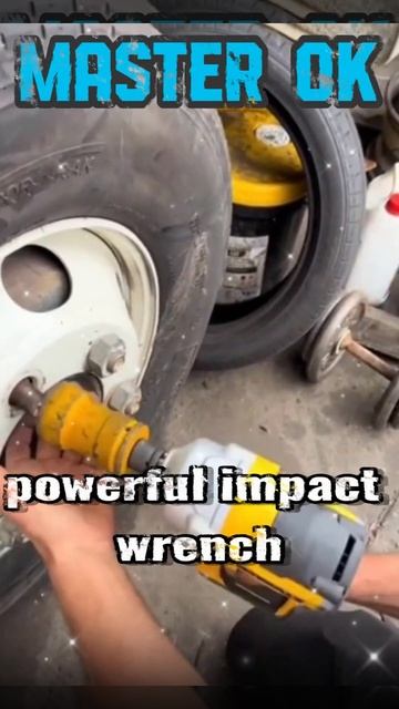 Powerful cordless impact wrench // Мощный аккумуляторный ударный гай смотреть онлайн