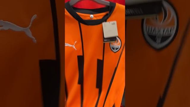 ФУТБОЛЬНЫЙ МАГАЗИН в БУДАПЕШТЕ. Что понравилось больше всего? #мячlab #футбол #магазин смотреть онлайн