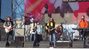 Кавер-группа «Смоки» с песней «Элис» без мата.