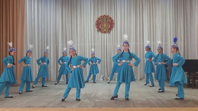 Весенняя - казахский танец ОАТ Цветик Семицветик рук.? смотреть онлайн