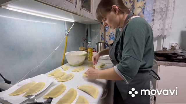 Как приготовить борщ и чебуреки, чтобы дети просили до