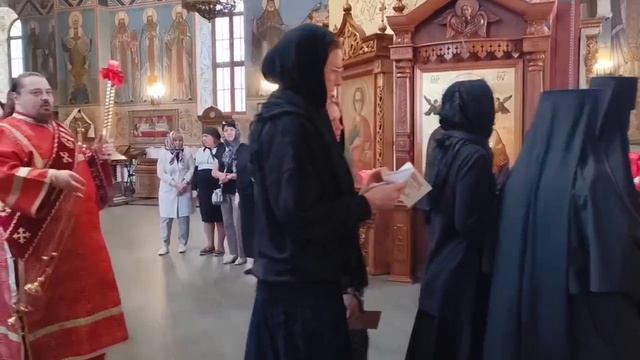 КРЕСТНЫЙ ХОД В ПРАЗДНИК ОТДАНИЯ ПАСХИ: «ХРИСТОС ВОСКРЕСЕ» В ИСПОЛНЕНИИ ХОРА ИВЕРСКОГО МОНАСТЫРЯ смотреть онлайн