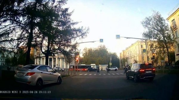 девушки с макаровым  2 серия