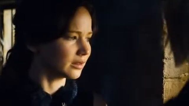 ГОЛОДНЫЕ ИГРЫ: И ВСПЫХНЕТ ПЛАМЯ смотреть онлайн