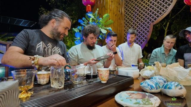 Дегустируем выдержанный Шу Пуэр из Мэнхая от Мойчай смотреть онлайн