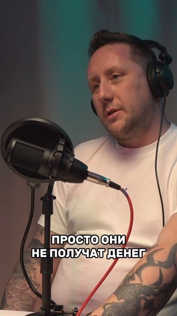 Хочешь смотаться, не получаешь денег за работу #домизбруса #бригада #загородныйдом #строительство смотреть онлайн