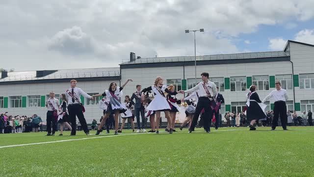 Последний звонок в Талицкой школе №55 24 мая 2025 смотреть онлайн