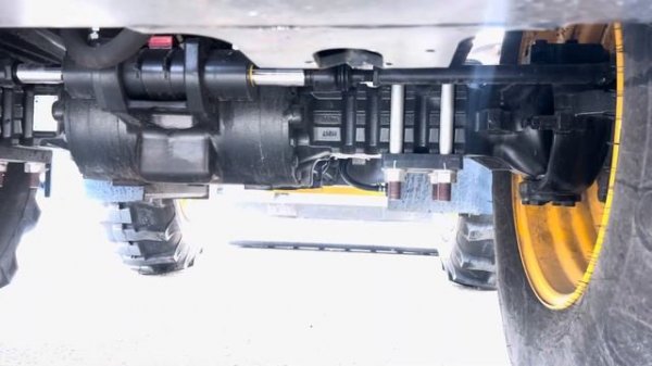 Краткий обзор на экскаватор погрузчик Liugong CLG777 A-S