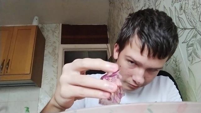 Я завариваю Доширак со вкусом говядины смотреть онлайн